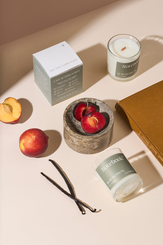 Bougie Notebook | Pêche, prune, cuir et musc