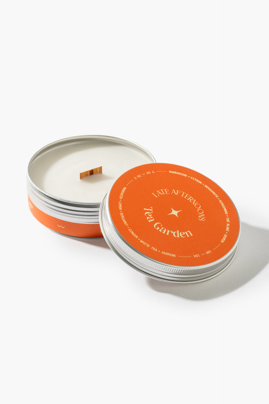 Bougie Tea Garden en pot de 3 oz, couvercle orange et mèche de bois, Late Afternoons