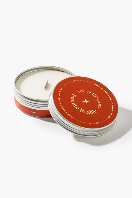 Bougie Basilic Tomate en pot de 3 oz, couvercle rouge orangé et mèche de bois, Late Afternoons