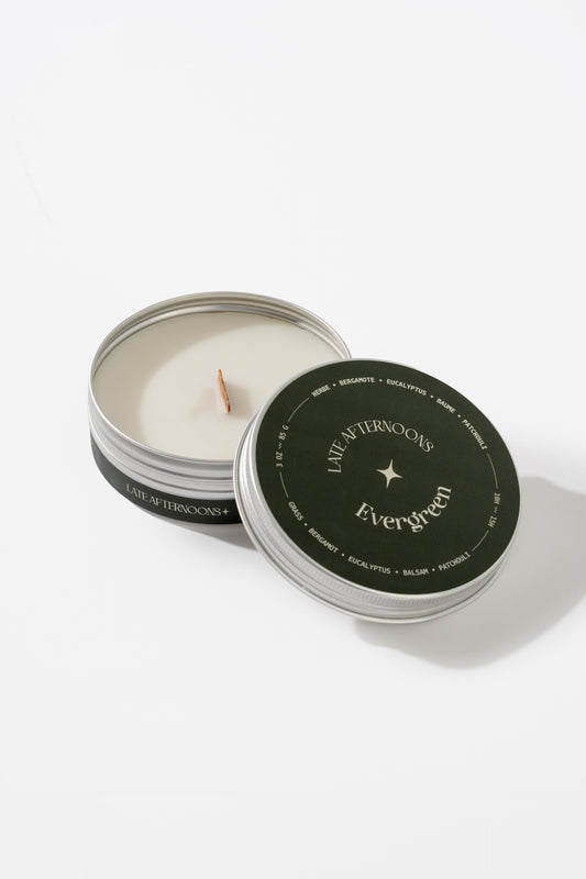 Bougie Evergreen en pot de 3 oz, couvercle vert forêt et mèche de bois, Late Afternoons