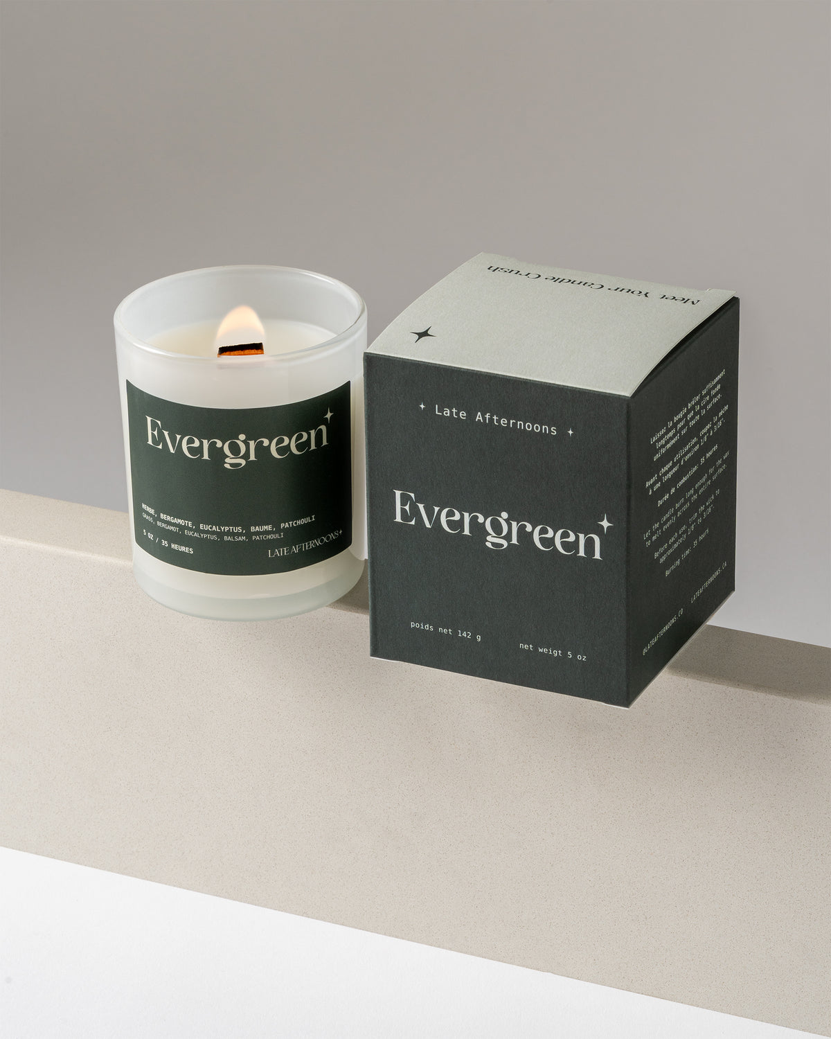 Bougie Evergreen et sa boîte, herbe, bergamote, eucalyptus et patchouli, bougie à mèche de bois en cire de coco et soya coulée à la main à Montréal