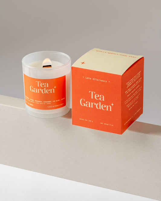 Tea Garden candle and its box, white tea, mandarin and jasmine, wood wick coconut soy candle hand-poured in Montréal